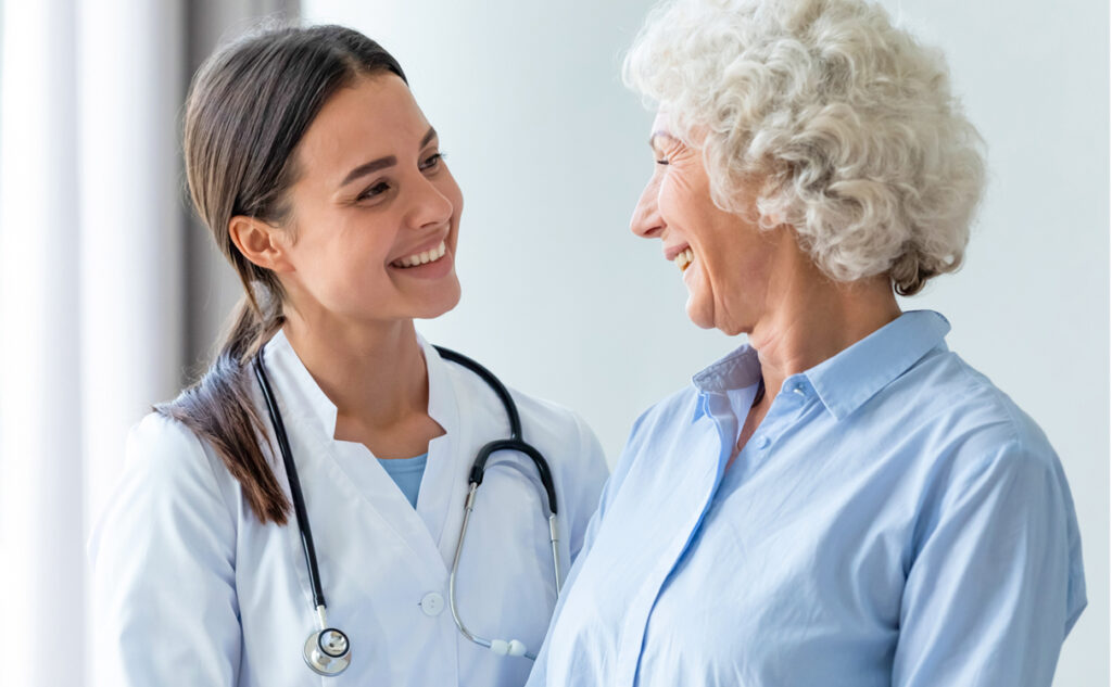 hero-home-doctor-with-patient-mobile